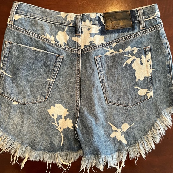 One teaspoon shorts - Picture 3 of 3